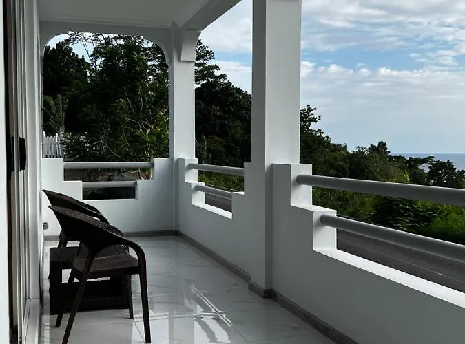 Western Ocean Breeze Self Catering Apartment Victoria