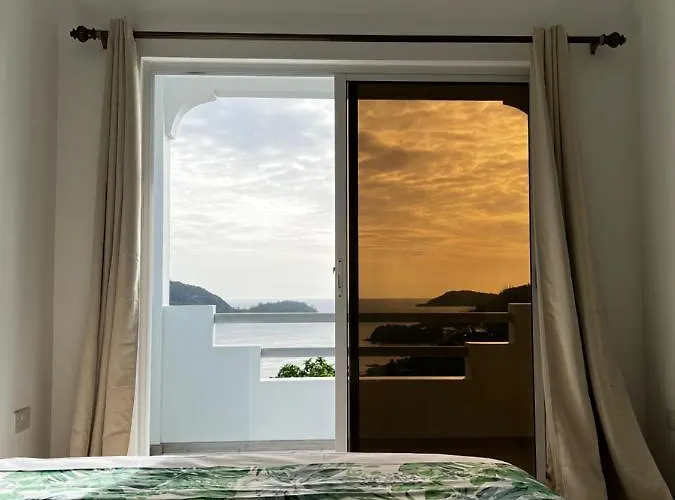 Western Ocean Breeze Self Catering *