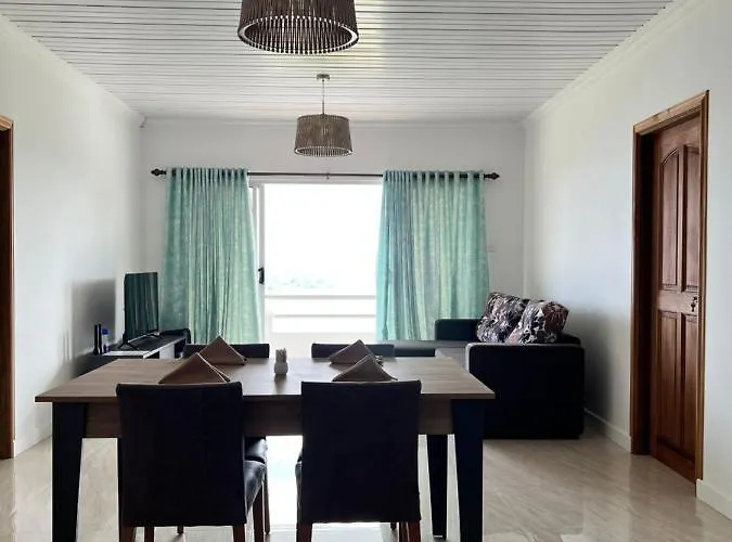 Western Ocean Breeze Self Catering *