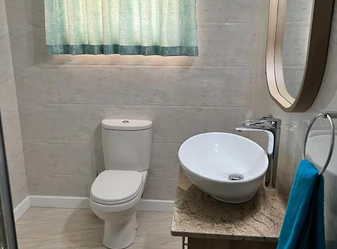 Western Ocean Breeze Self Catering