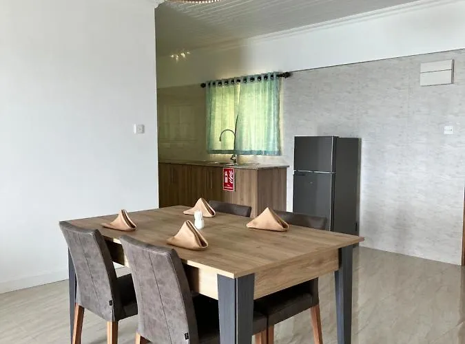 Western Ocean Breeze Self Catering Apartment Victoria