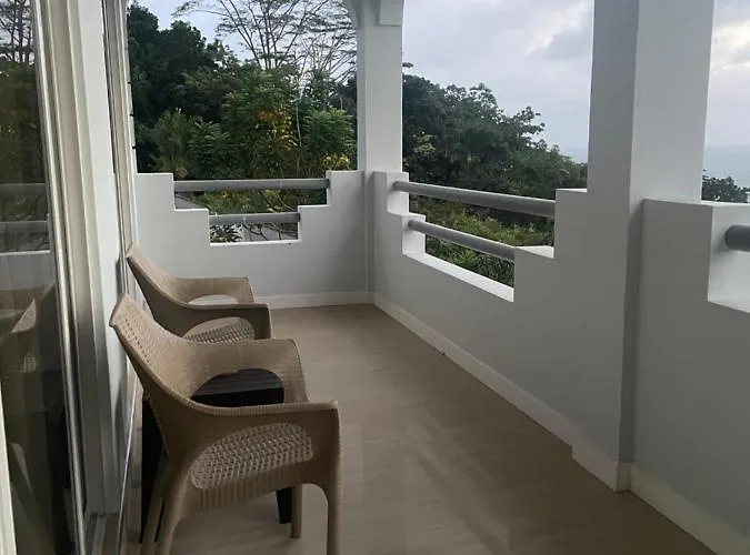 Western Ocean Breeze Self Catering